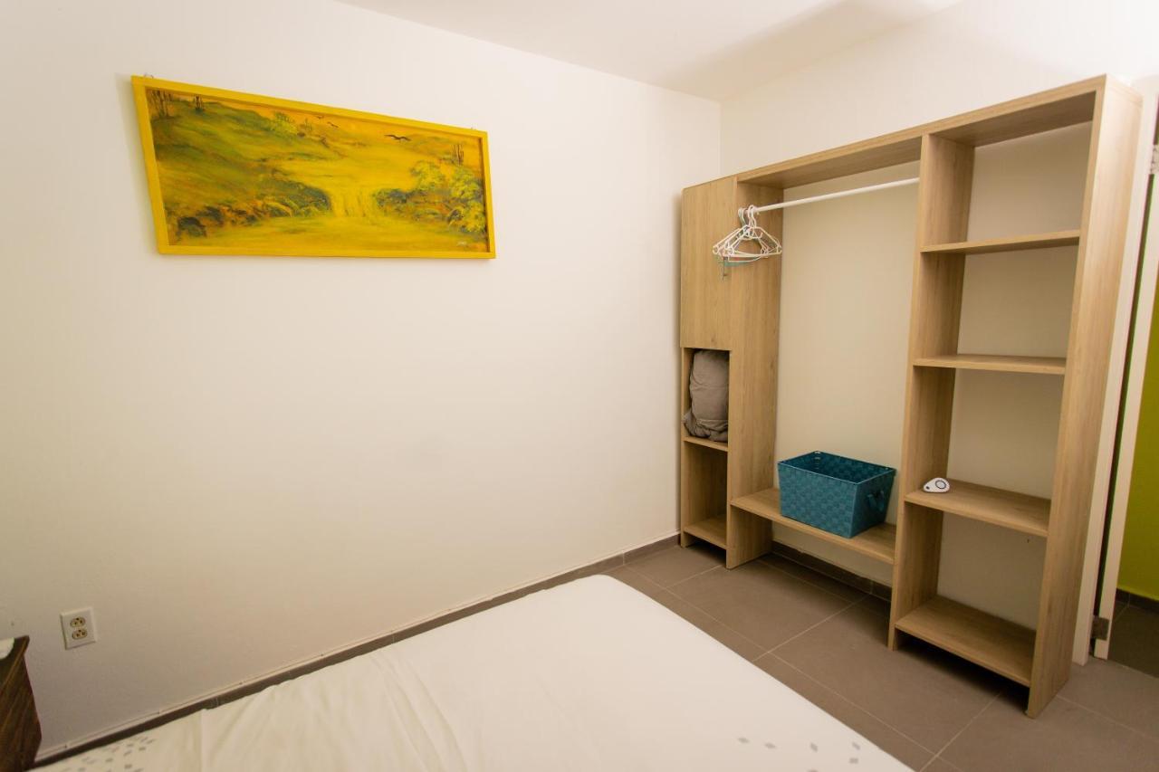 Westpunt Beach Apartments Willemstad Bagian luar foto