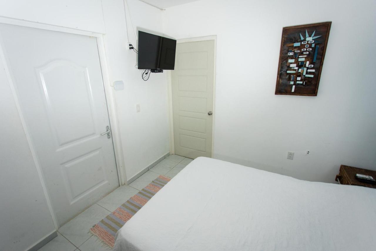 Westpunt Beach Apartments Willemstad Bagian luar foto