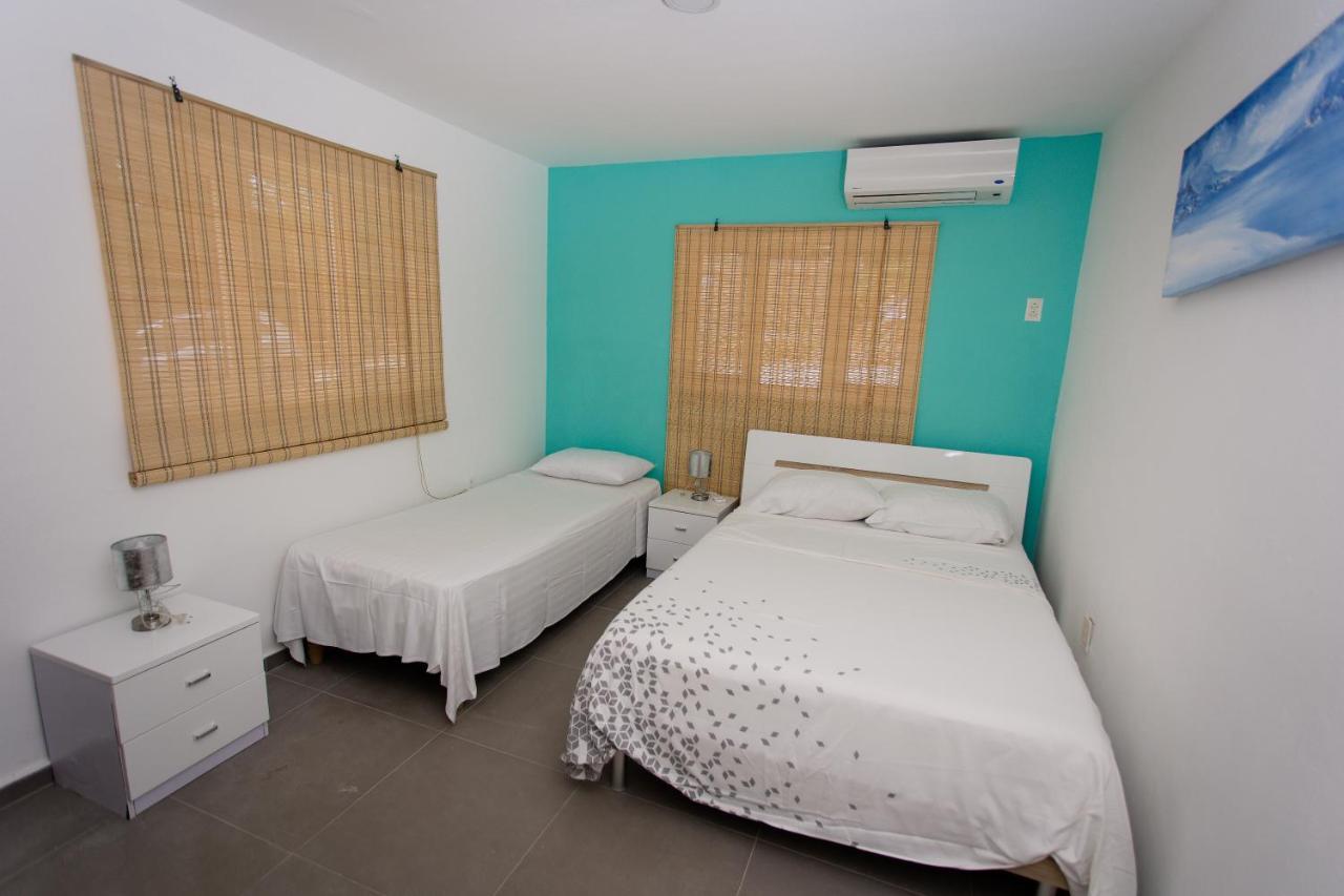 Westpunt Beach Apartments Willemstad Bagian luar foto