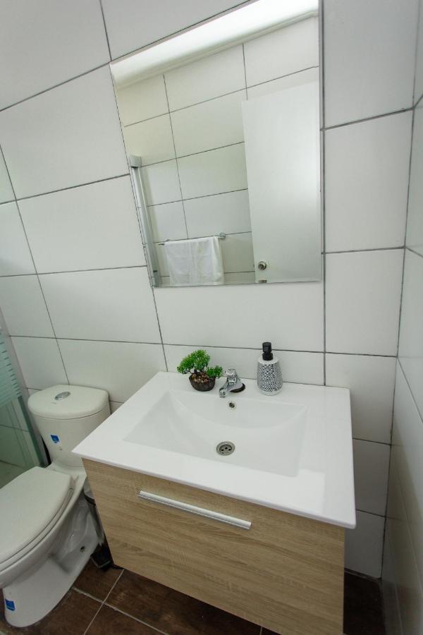 Westpunt Beach Apartments Willemstad Bagian luar foto
