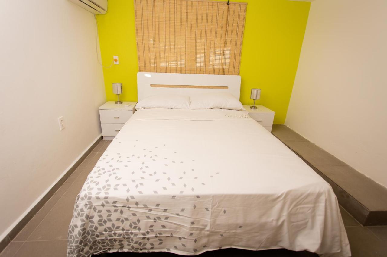 Westpunt Beach Apartments Willemstad Bagian luar foto
