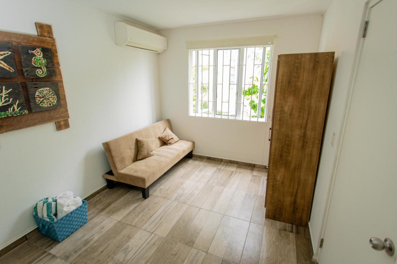 Westpunt Beach Apartments Willemstad Bagian luar foto